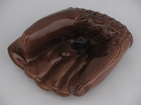 Dated 1954 Warren Spahn baseball glove, vintage ceramic souvenir