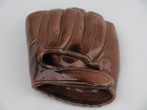 Dated 1954 Warren Spahn baseball glove, vintage ceramic souvenir