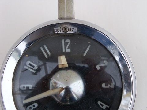 Early 1950s Jaeger center mount auto/car clock for vintage hotrod GM/Chevy/Pontiac etc