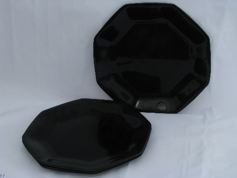 Ebony black Octime pattern glass dinner plates, Arcoroc France