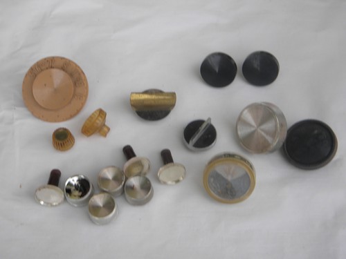 Huge estate lot assorted radio/instrument knobs for restoration/parts