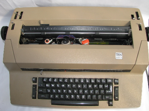 IBM Selectric II vintage electric typewriter w/ font ball