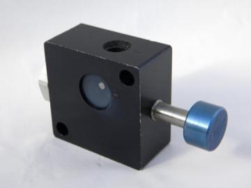 Industrial pneumatic push-button control valve