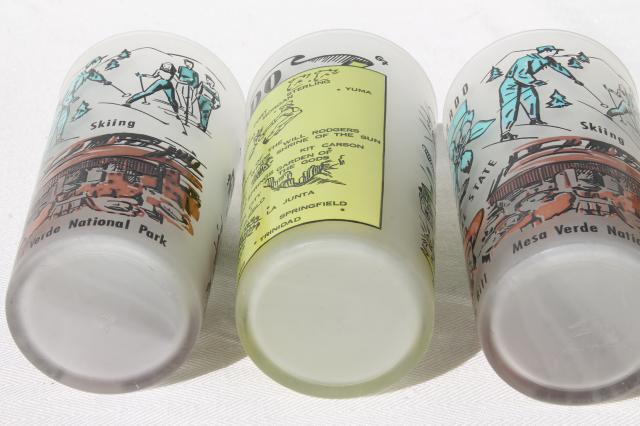 kitschy vintage souvenir drinking glasses, Colorado map collectible glass tumblers