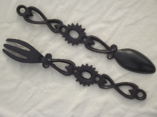 Large black iron spoon & fork wall art, vintage Decorama cast iron plaques