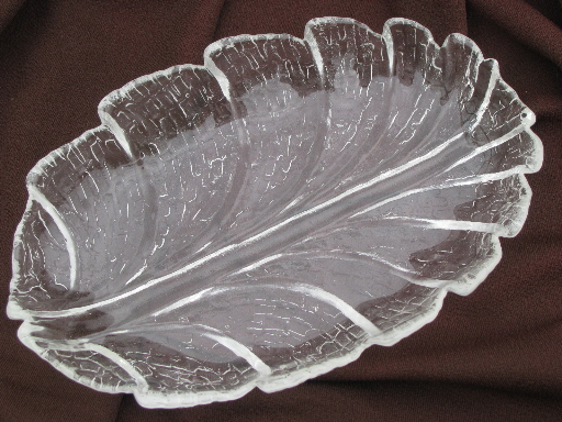 Lars Hellsten / Orrefors glass dish in box,  Eden tree of life leaf