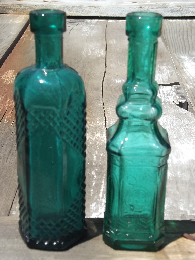 Lot 70s and 80s retro glass oil jars and miniature bottles, flashed colors