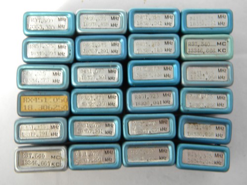 Lot of 50+ assorted vintage radio crystals for short-wave, ham&2-way