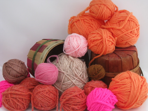 Lot vintage heavy weight rug yarn, retro coral, orange, bright pink!