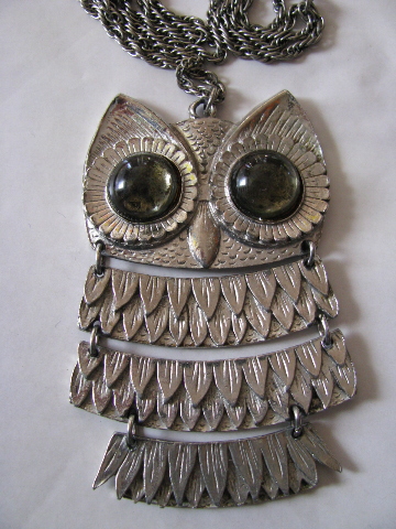 Lot vintage OWLS retro boho hippie jewelry, pendant necklaces