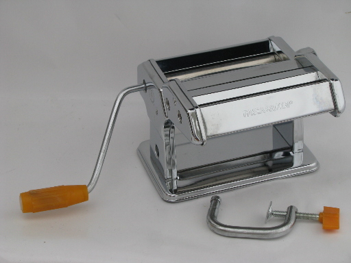 HAND CRANK PASTA MAKING MACHINE