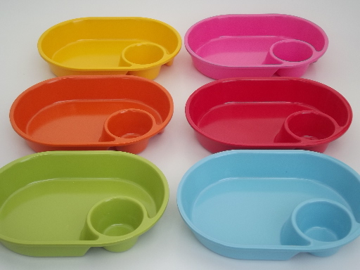 Melmac snack baskets w/ dipping sauce cups in bright retro colors!