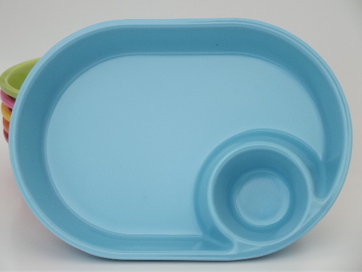 Melmac snack baskets w/ dipping sauce cups in bright retro colors!