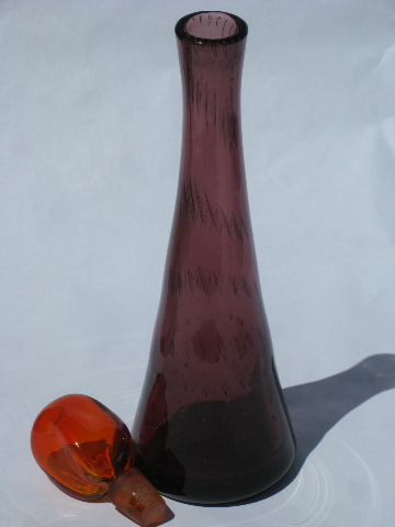 Mid-century mod art glass decanter, tall purple bottle, amber stopper