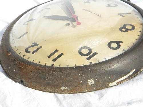 Mid-century Seth Thomas industrial machine-age wall clock 1944 patent