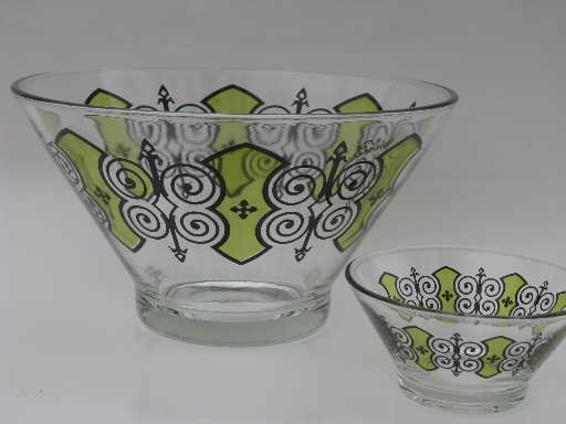 Mod black and green print glass chip and dip set, retro 60s bowls and holder