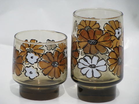 Mod flower power daisies smoke brown Libbey tawny accent glass tumblers