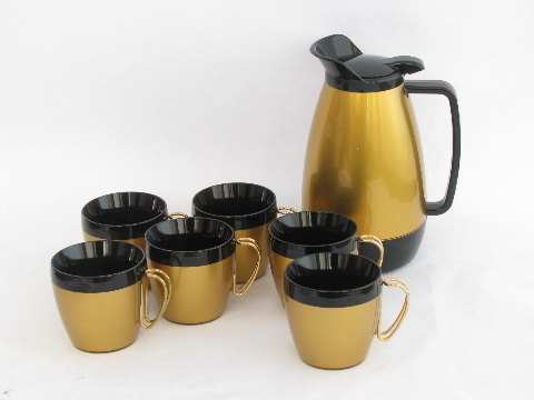 Mod gold & black, retro vintage Thermo-Serv carafe pitcher & mugs