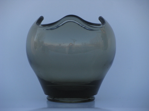 Mod tulip bulb shape round vase, smoke grey art glass, 60s vintage