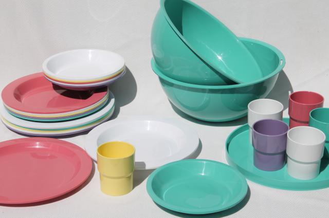 mod vintage Ingrid plastic dishes sets in retro pastel colors, Party Ball & Drinks Connection