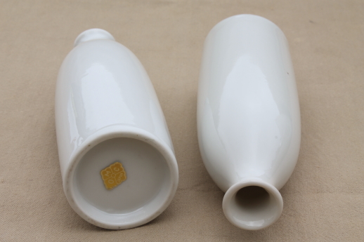 Mod vintage pure white porcelain saki bottle bud vases w/ Otagiri OMC Japan label