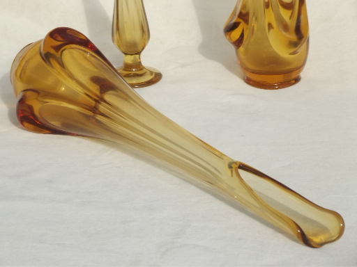 Mod vintage swung glass vases & bud vase lot, 60s vintage amber glass