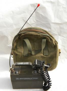 Motorola PT300 portable HT Handie-Talkie lunchbox FM radio transceiver