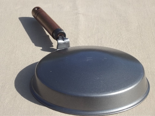 Nordic Ware crepes n' things crepe pan w/ recipes & instructions