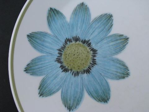 Noritake up-sa daisy china salad plates, mod flowers