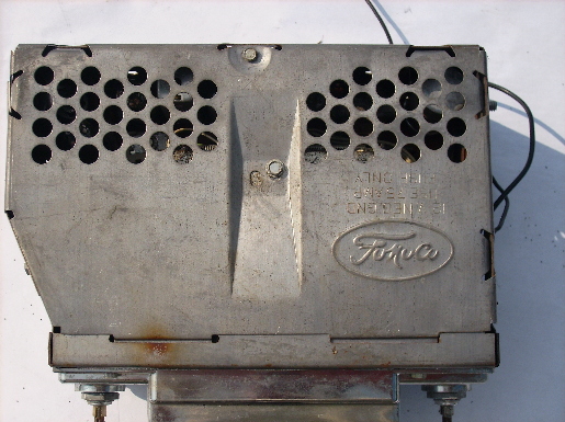 Old 1960 Ford/Bendix vacuum tube automotive radio, vintage hotrod