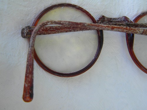 Old windsor round lens eyeglasses, celluloid frames & leatherette case