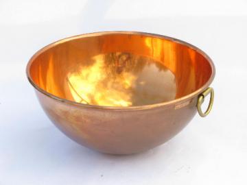 Pastry chef's round bottom solid copper bowl for beating egg whites