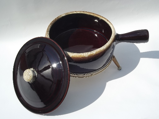 Pfaltzgraff brown drip stoneware stick handled casserole / warming stand