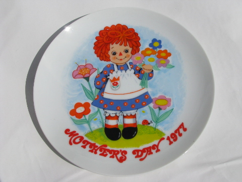Raggedy Ann collector plates, Mother's Day 1977, Valentine's Day 1978