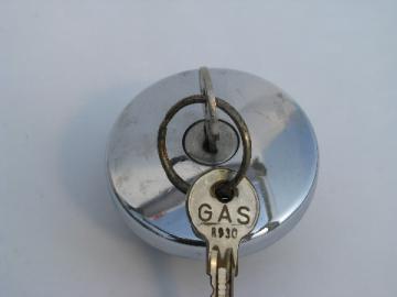 Retro 1950s / 1960s vintage Ford / Mercury GT30L chrome locking gas cap with keys