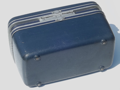 Retro 60s Samsonite train case, vintage box bag suitcase w/ key