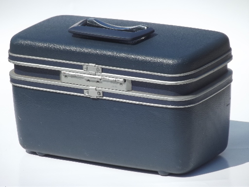 Retro 60s Samsonite train case, vintage box bag suitcase w/ key