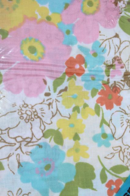 retro 70s 80s flowered print bed sheets, sealed vintage bedding, flat sheet set of two