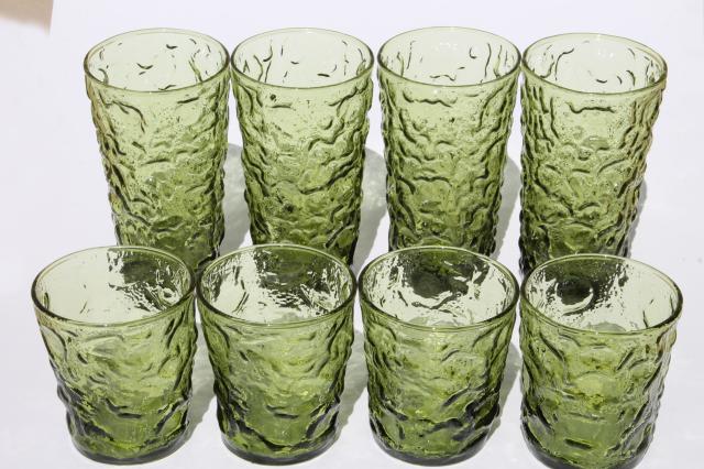 https://1stopretroshop.com/item-photos/retro-avocado-green-textured-glass-drinking-glasses-Lido-Milano-lowballs-highball-tumblers-1stopretroshop-z71344-1.jpg