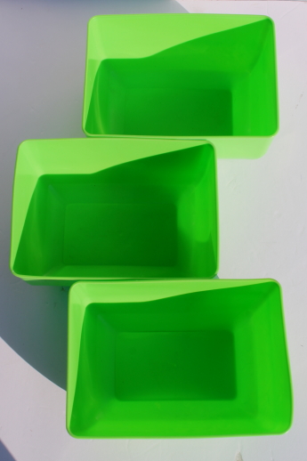 Retro Blisscraft Hollywood bright plastic dishes, square corner rectangular bowls