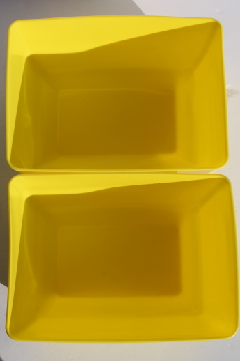 Retro Blisscraft Hollywood bright plastic dishes, square corner rectangular bowls