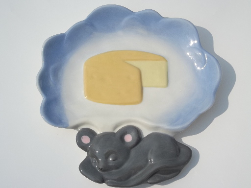 Retro ceramic cheese trays, set of plates w/ a mouse dreaming of cheese!