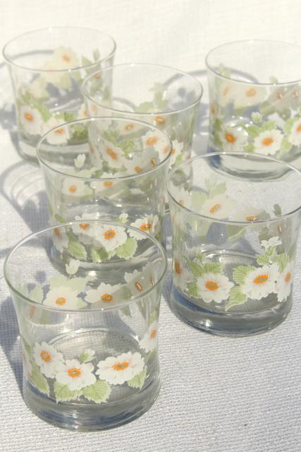 retro daisies vintage glass tumblers, old fashioned lowball drinking glasses daisy print