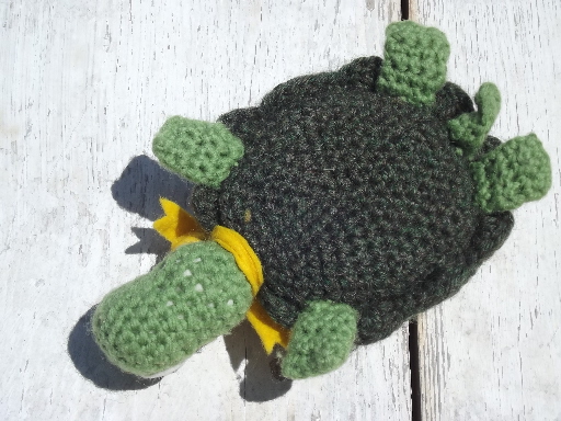 Retro felt wool crochet toy turtle, vintage sewing pincushion, cute!
