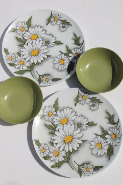 retro flower power vintage melmac plates & bowls, daisy print TexasWare picnic dishes