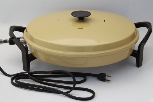 Retro gold West Bend electric Pizza Baker & Grill, non-stick skillet pan w/ manual