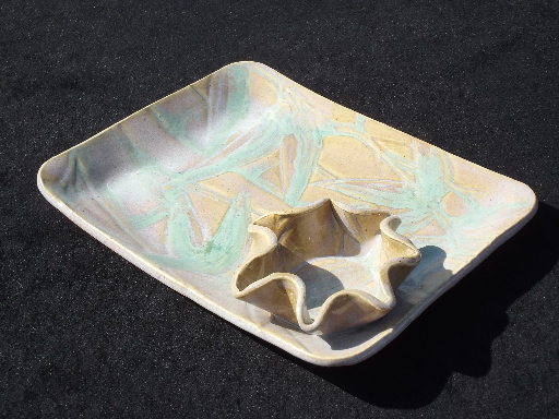 Retro hand-crafted Hawaii pottery tray w/ dip bowl, Hawaiian palm trees