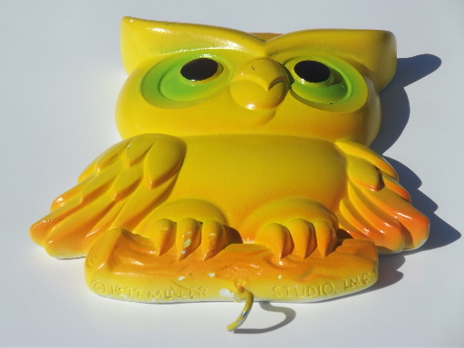 Retro happy owl chalkware  wall hook - a necklace holder or key board