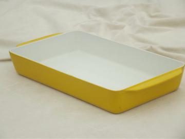 Retro Lax Copco Denmark cast iron enamel baking pan / roaster in yellow