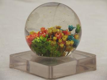 Retro lucite paperweight w/ dried flowers floral, vintage 1969